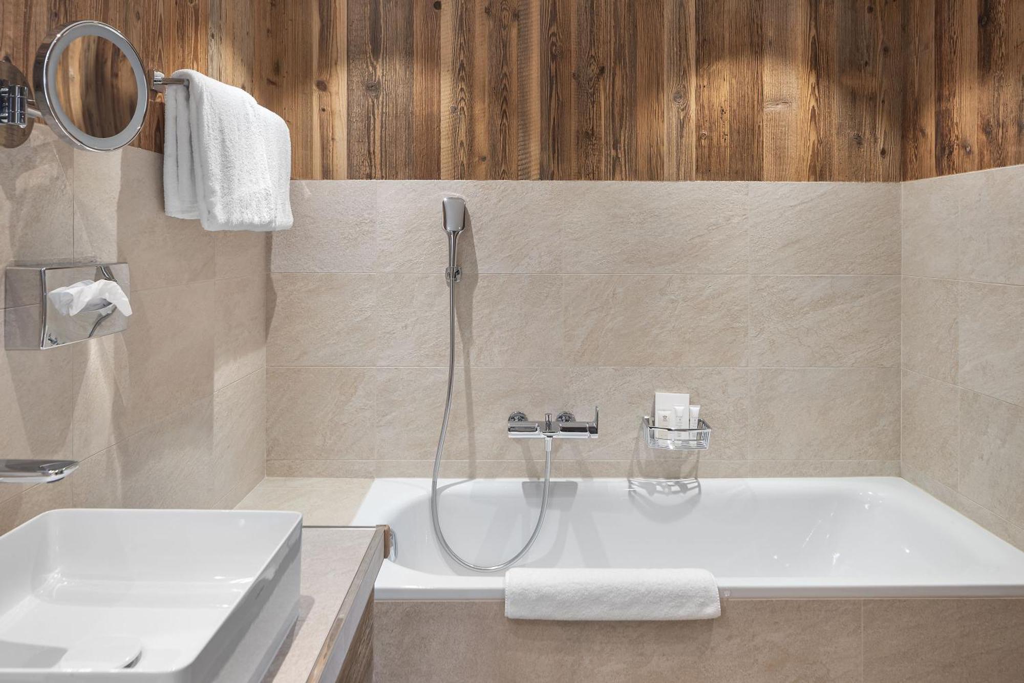 Aida Hotel & Spa - "Adults Only" Relais & Chateaux ครองส์มอนตานา ภายนอก รูปภาพ